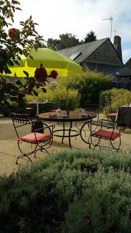 Le Domaine De Saint-Thomin Bed and Breakfast Nostang Buitenkant foto