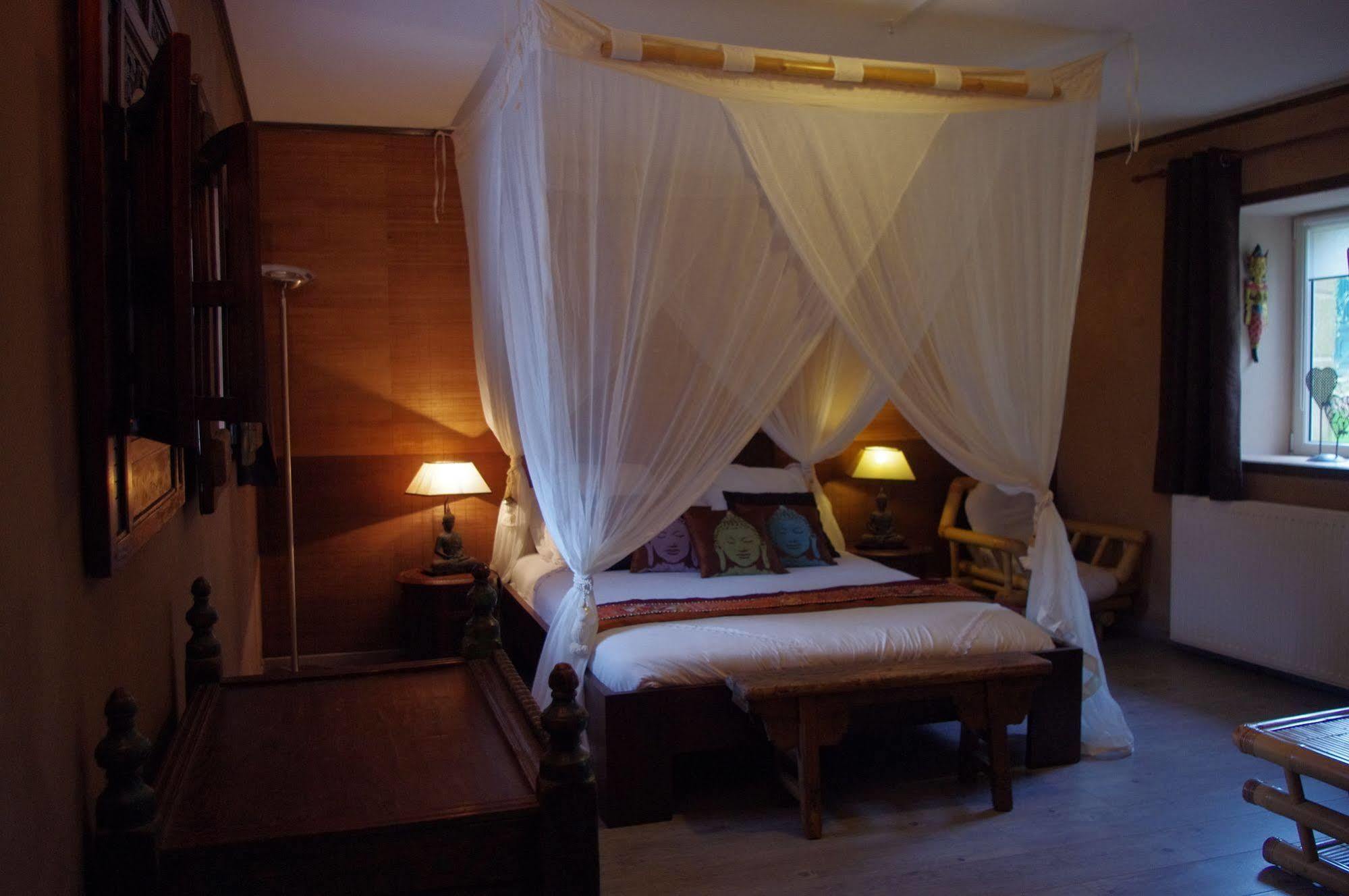 Le Domaine De Saint-Thomin Bed and Breakfast Nostang Buitenkant foto
