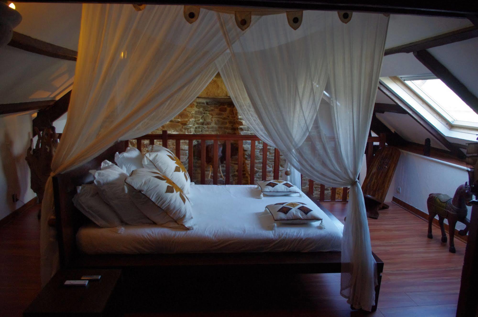 Le Domaine De Saint-Thomin Bed and Breakfast Nostang Buitenkant foto