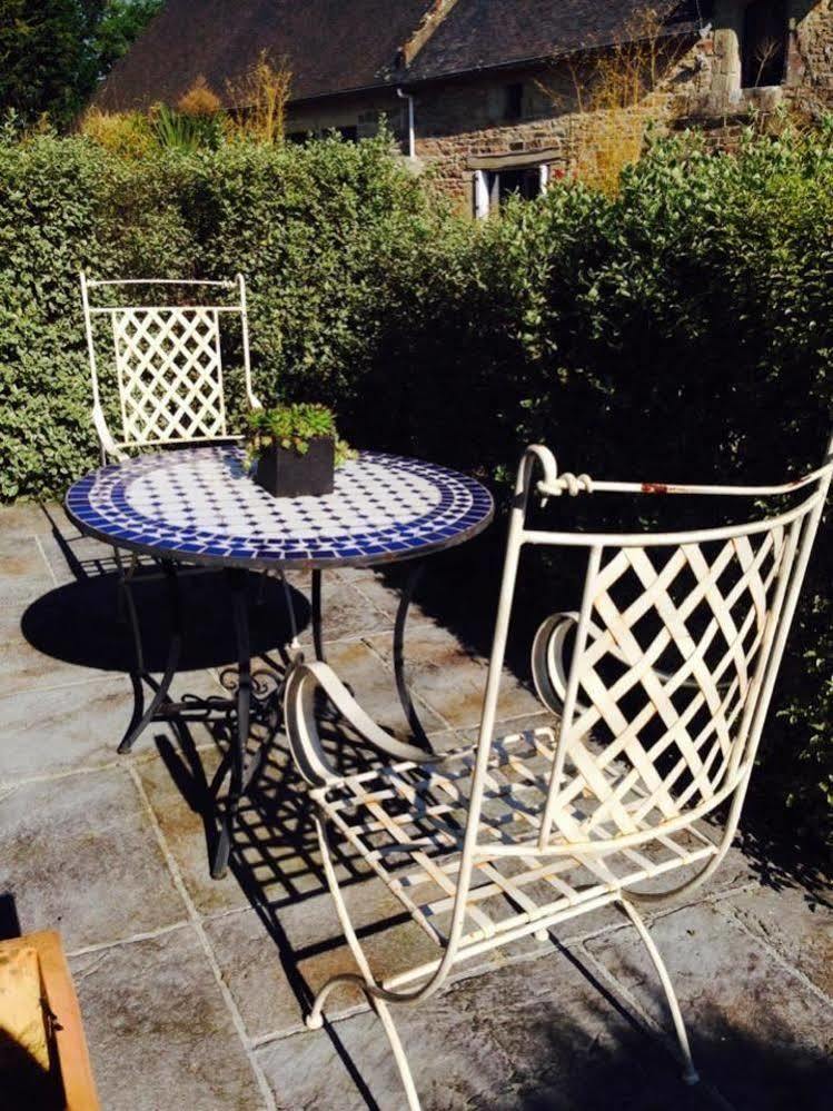 Le Domaine De Saint-Thomin Bed and Breakfast Nostang Buitenkant foto